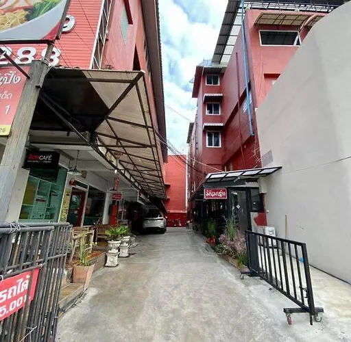 Ratanawong Place 823